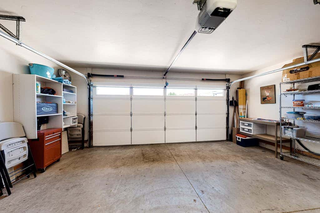 Dog-Friendly Townhome with WiFi, Nice Views & Indoor Pool