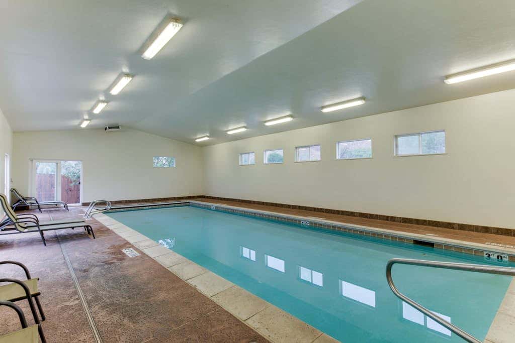 Dog-Friendly Townhome with WiFi, Nice Views & Indoor Pool
