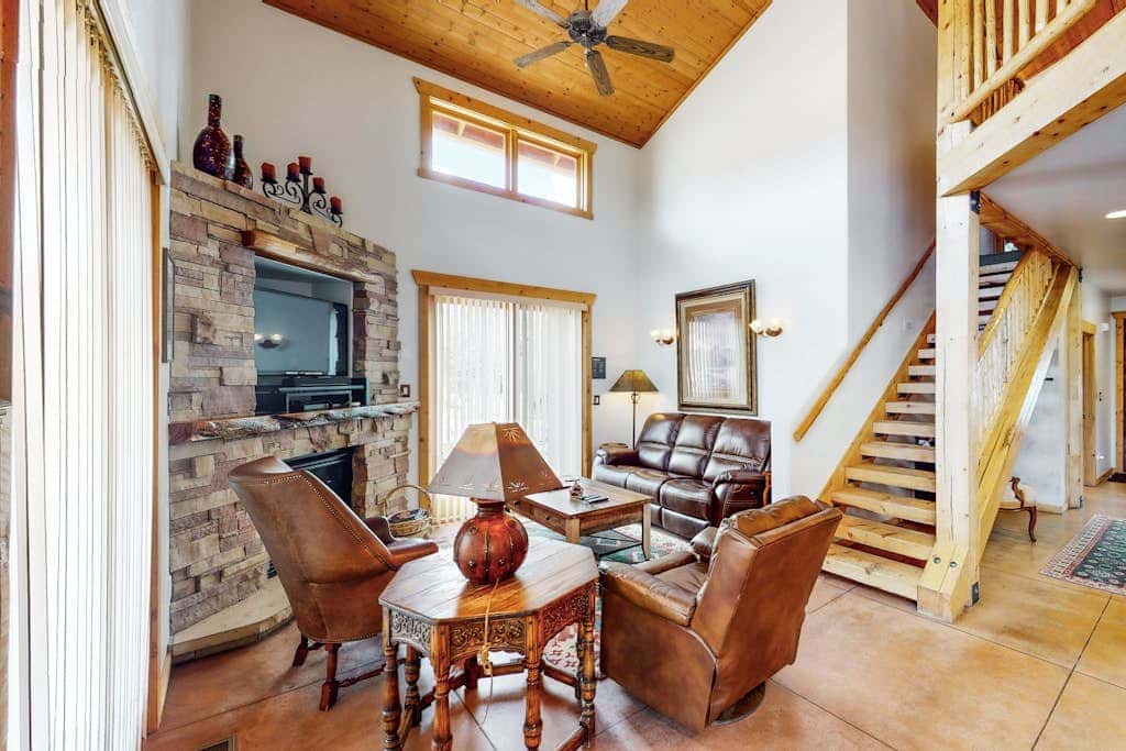 Luxury Home with Spectacular Views and Hot Tub - Walk to Golf Course