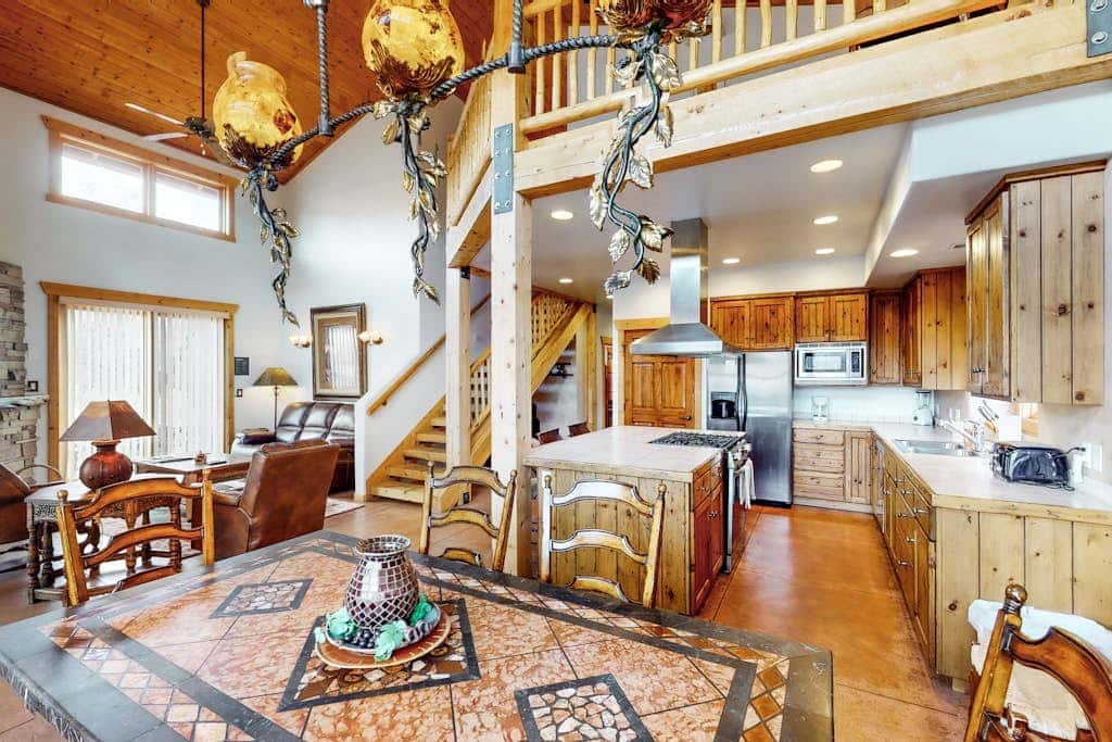 Luxury Home with Spectacular Views and Hot Tub - Walk to Golf Course
