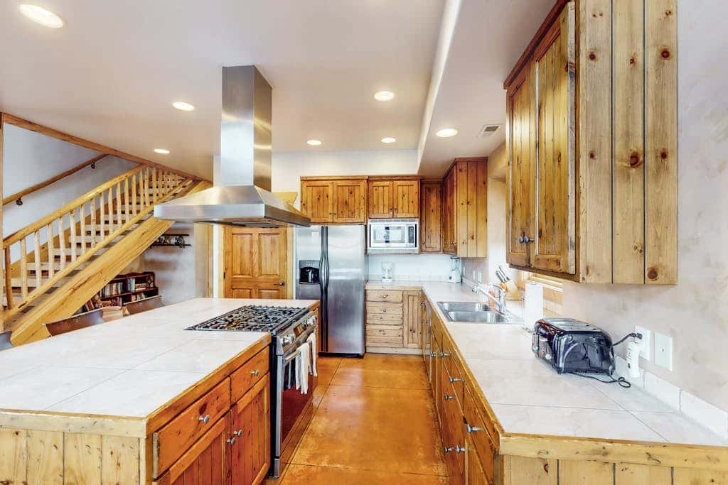 Luxury Home with Spectacular Views and Hot Tub - Walk to Golf Course