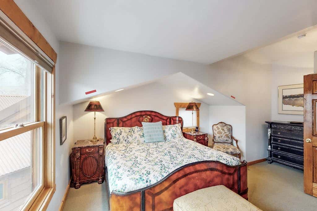 Luxury Home with Spectacular Views and Hot Tub - Walk to Golf Course