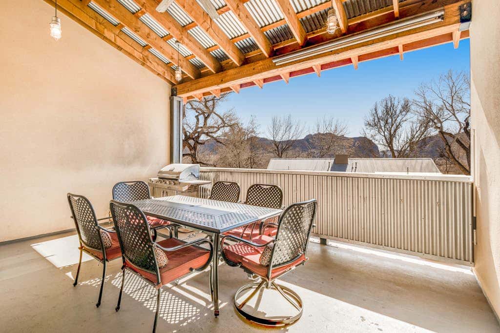 Contemporary Condo near Parks and Downtown Moab with Pool & Hot Tub