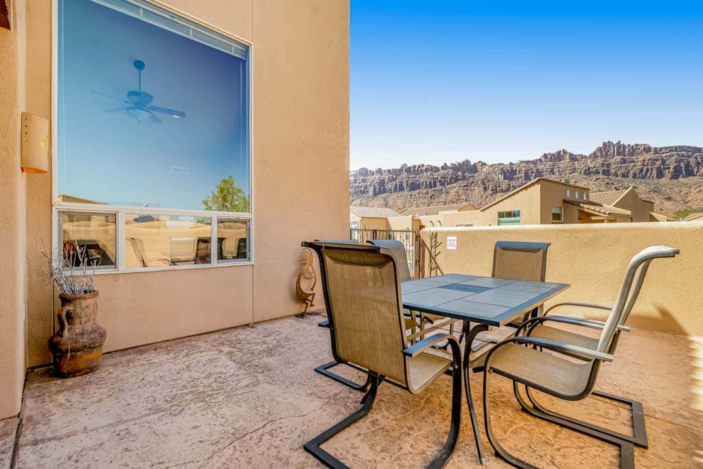 Spacious Family Friendly Home near Downtown with Seasonal Pool & Hot Tub