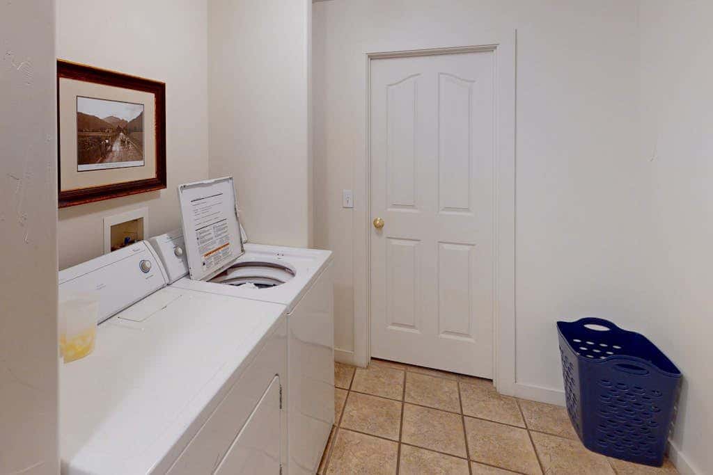 Spacious Family Friendly Home near Downtown with Seasonal Pool & Hot Tub