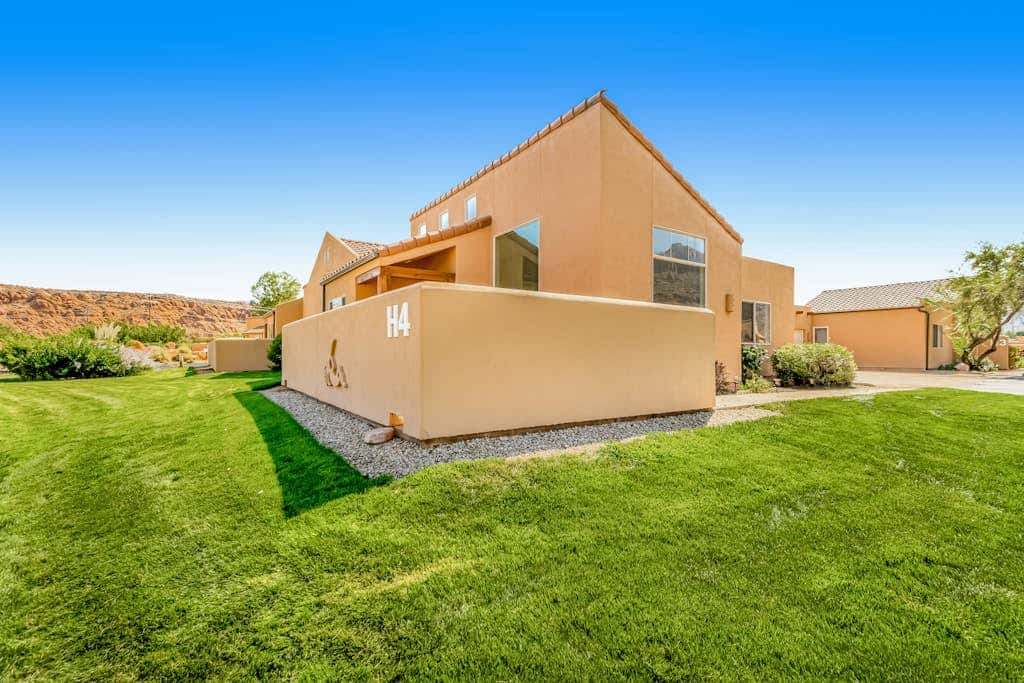 Spacious Family Friendly Home near Downtown with Seasonal Pool & Hot Tub