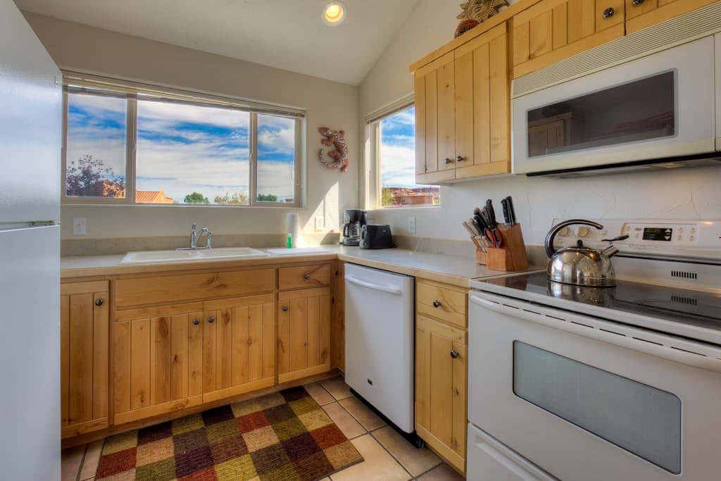 Mountain Rim Village View Home with Private Hot Tub and Shared Pool - Dog Friendly