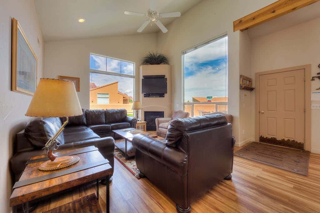 Mountain Rim Village View Home with Private Hot Tub and Shared Pool - Dog Friendly