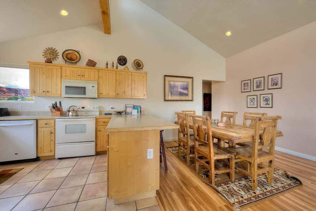 Mountain Rim Village View Home with Private Hot Tub and Shared Pool - Dog Friendly