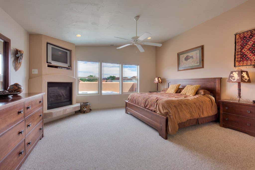 Mountain Rim Village View Home with Private Hot Tub and Shared Pool - Dog Friendly