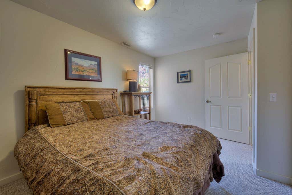 Mountain Rim Village View Home with Private Hot Tub and Shared Pool - Dog Friendly