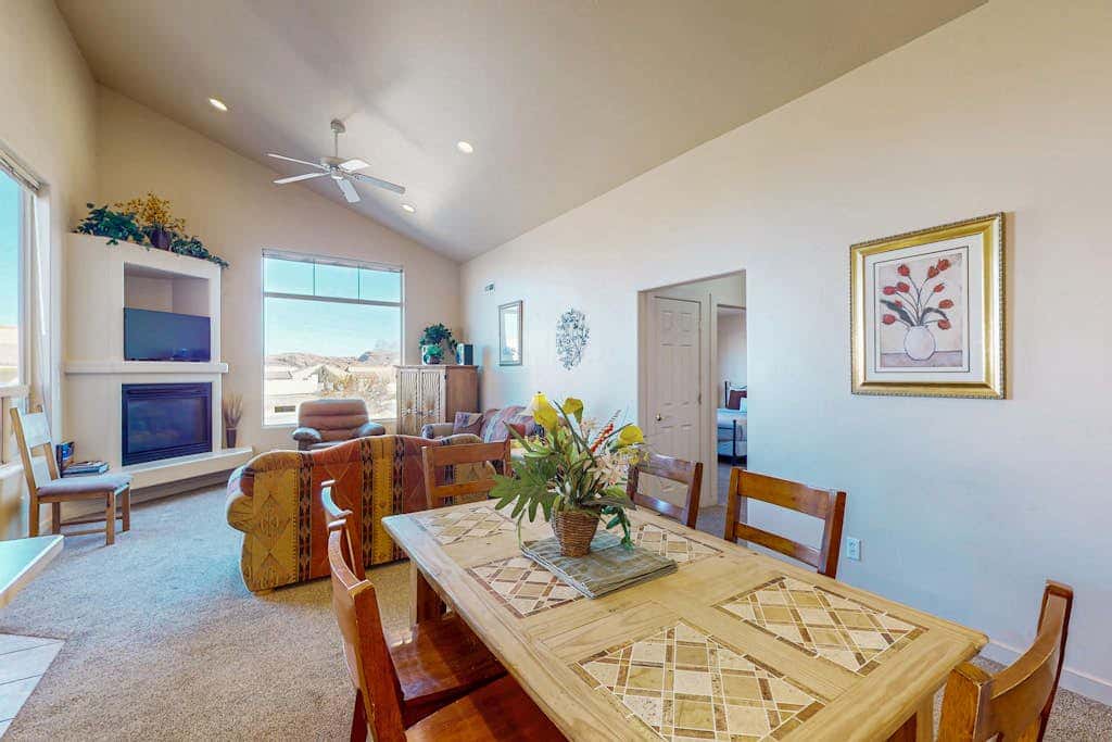 Family Friendly Home with Mountain View,  Great Locale, Seasonal Pool & Hot Tub