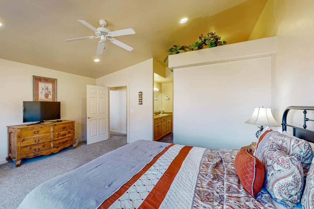 Family Friendly Home with Mountain View,  Great Locale, Seasonal Pool & Hot Tub