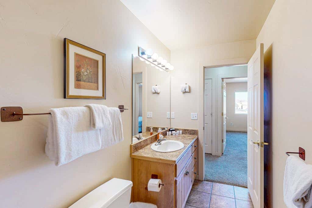 Family Friendly Home with Mountain View,  Great Locale, Seasonal Pool & Hot Tub