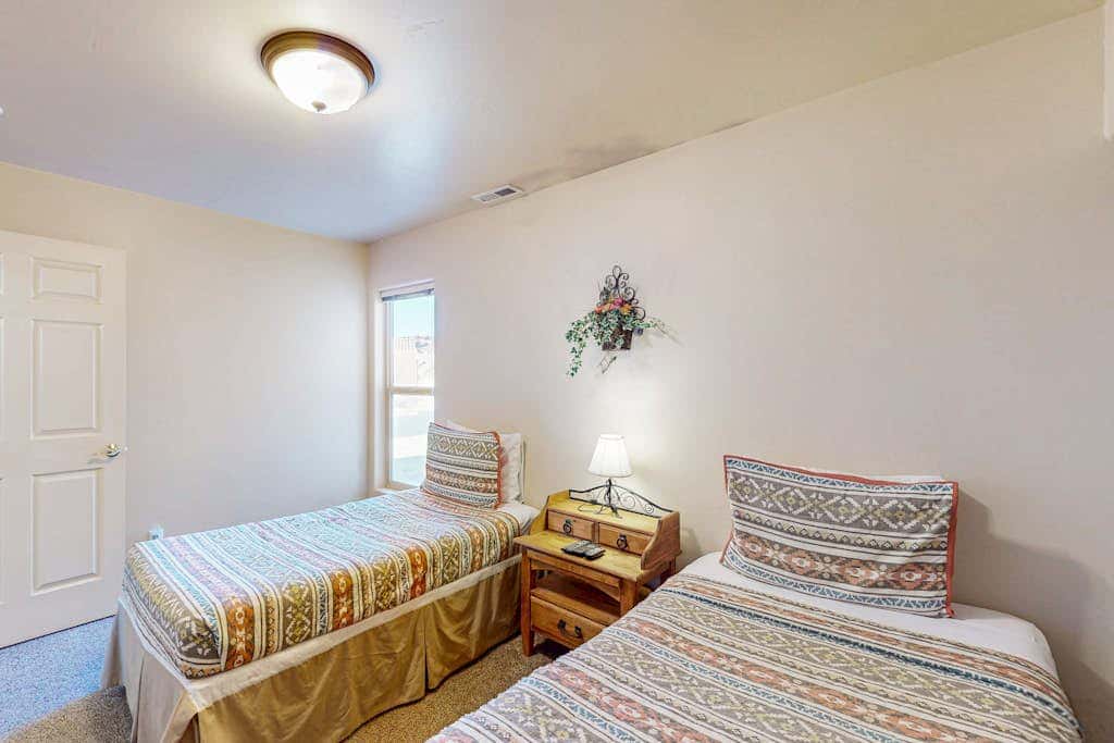 Family Friendly Home with Mountain View,  Great Locale, Seasonal Pool & Hot Tub