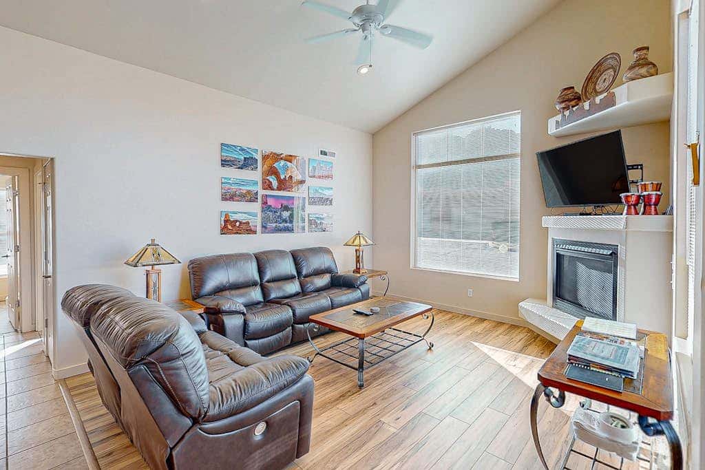 Updated Dog-Friendly Condo with Seasonal Pool & Hot Tub - Near Arches
