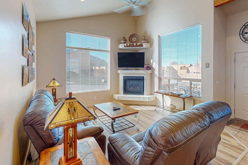 Updated Dog-Friendly Condo with Seasonal Pool & Hot Tub - Near Arches