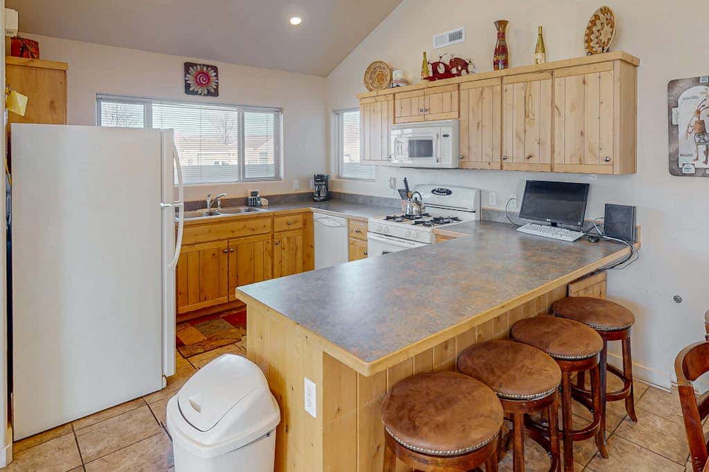Updated Dog-Friendly Condo with Seasonal Pool & Hot Tub - Near Arches