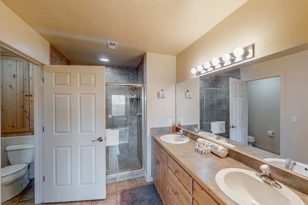 Updated Dog-Friendly Condo with Seasonal Pool & Hot Tub - Near Arches