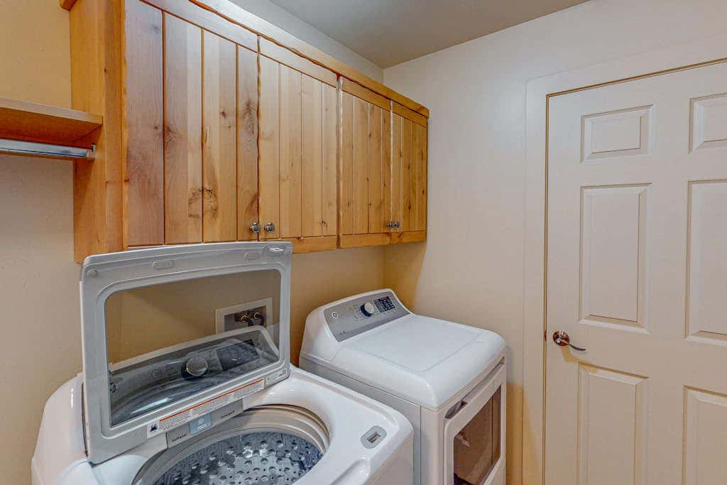 Updated Dog-Friendly Condo with Seasonal Pool & Hot Tub - Near Arches