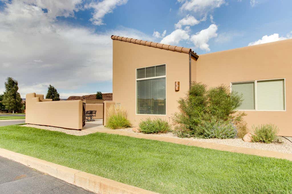 Updated Dog-Friendly Condo with Seasonal Pool & Hot Tub - Near Arches