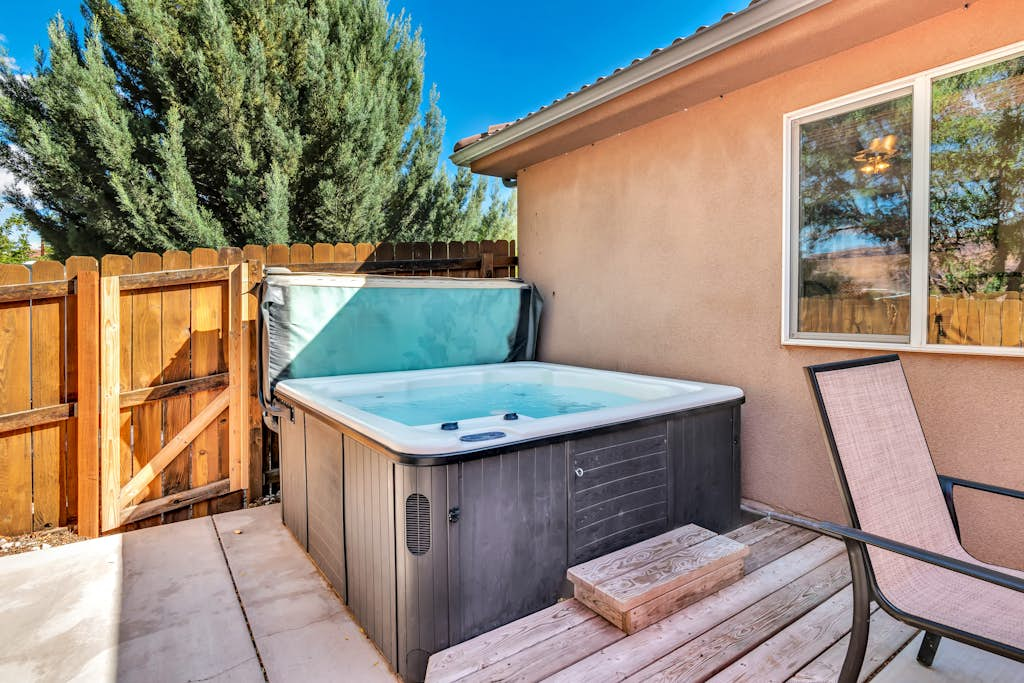 Updated Family Home with Private Hot Tub, Firepit & Shared Pool