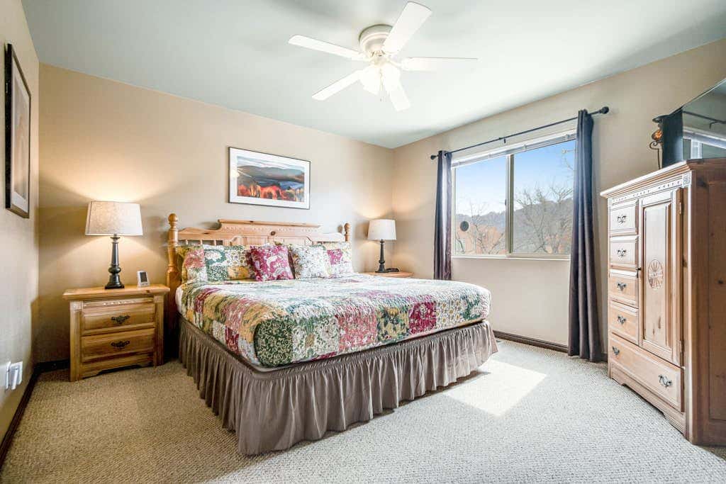 Lovely Townhome with Shared Pool - Dog Friendly 