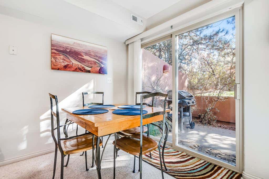 Cozy, Family-Friendly Townhouse with Free WiFi & a Seasonal Shared Pool & Spa