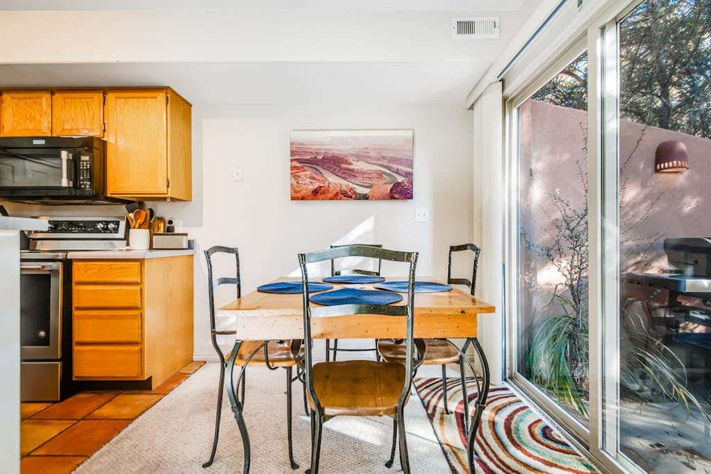 Cozy, Family-Friendly Townhouse with Free WiFi & a Seasonal Shared Pool & Spa