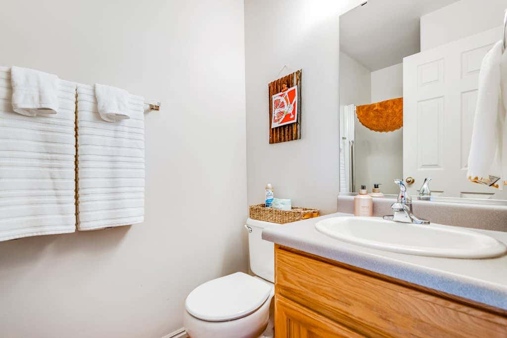 Cozy, Family-Friendly Townhouse with Free WiFi & a Seasonal Shared Pool & Spa