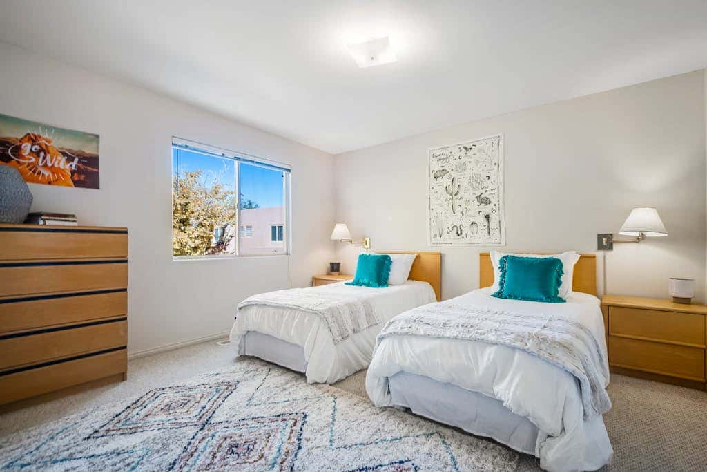 Cozy, Family-Friendly Townhouse with Free WiFi & a Seasonal Shared Pool & Spa