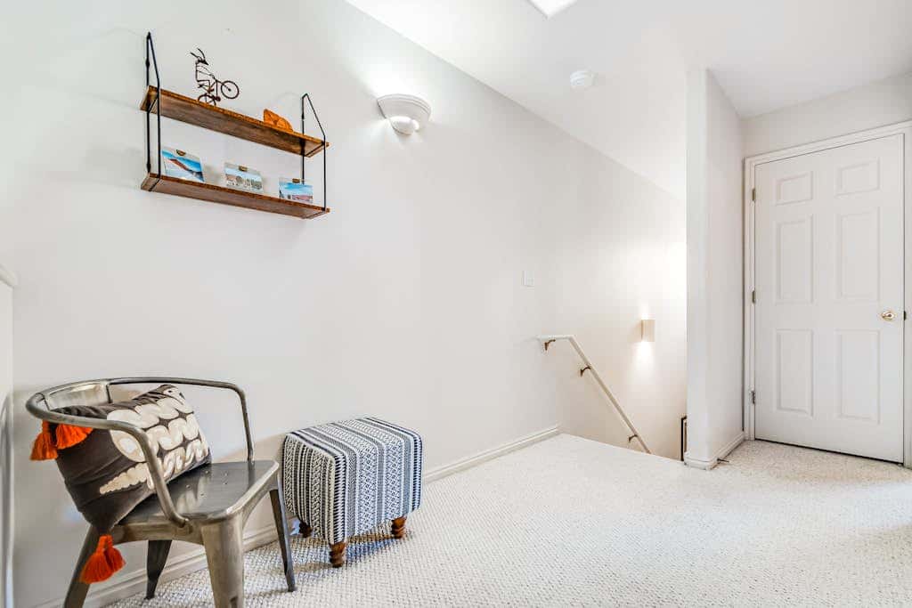 Cozy, Family-Friendly Townhouse with Free WiFi & a Seasonal Shared Pool & Spa