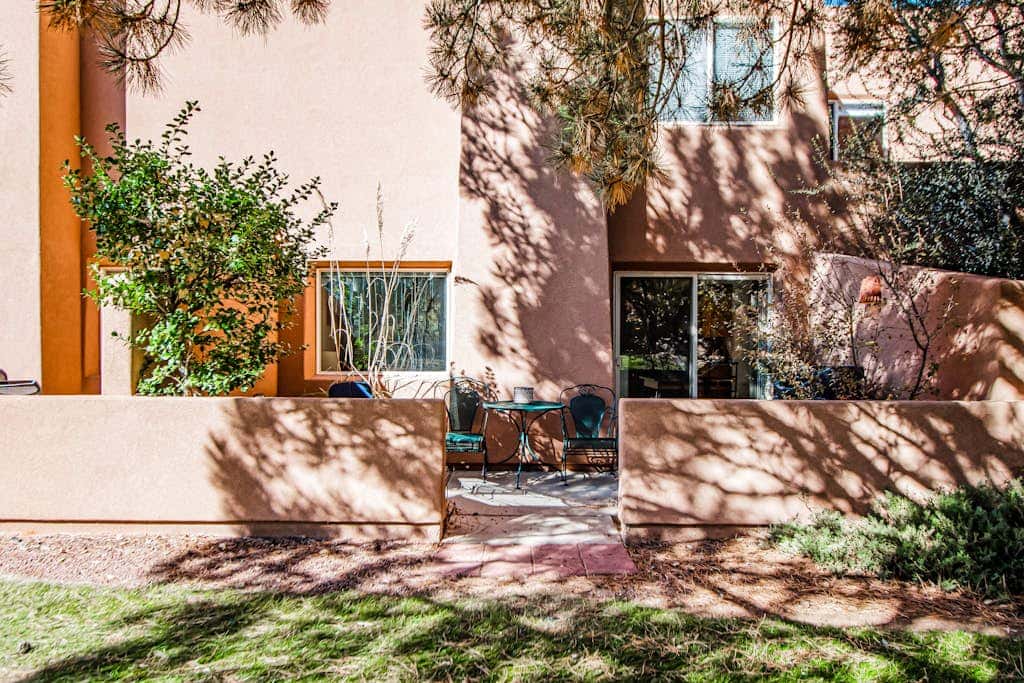 Cozy, Family-Friendly Townhouse with Free WiFi & a Seasonal Shared Pool & Spa