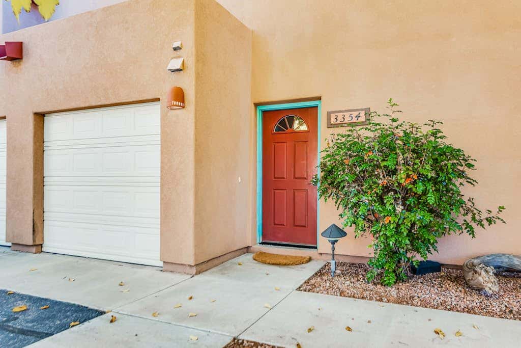 Cozy, Family-Friendly Townhouse with Free WiFi & a Seasonal Shared Pool & Spa