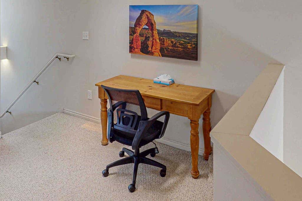 Cozy Condo with Moab Rim View, Wifi, Fireplace, Grill, and Seasonal Heated Pool