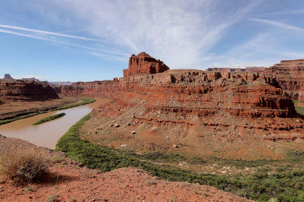 Cozy Condo with Moab Rim View, Wifi, Fireplace, Grill, and Seasonal Heated Pool