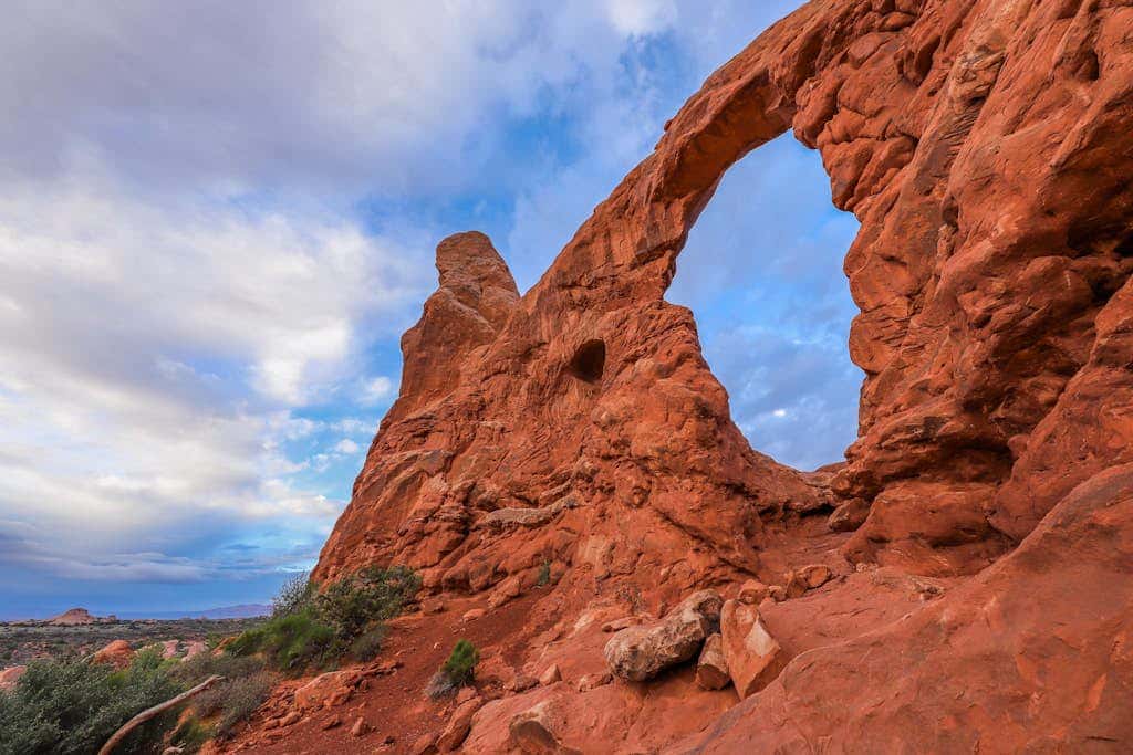 Cozy Condo with Moab Rim View, Wifi, Fireplace, Grill, and Seasonal Heated Pool