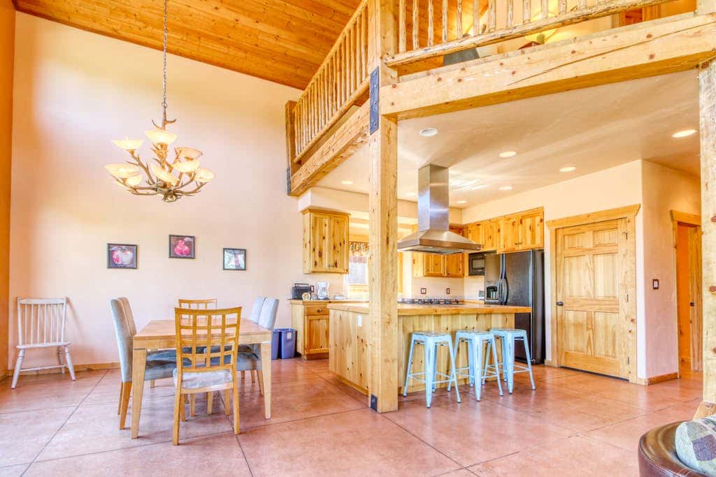 Welcoming 3BR Moab Home with WiFi and Stunning Mountain Views - Dog Friendly