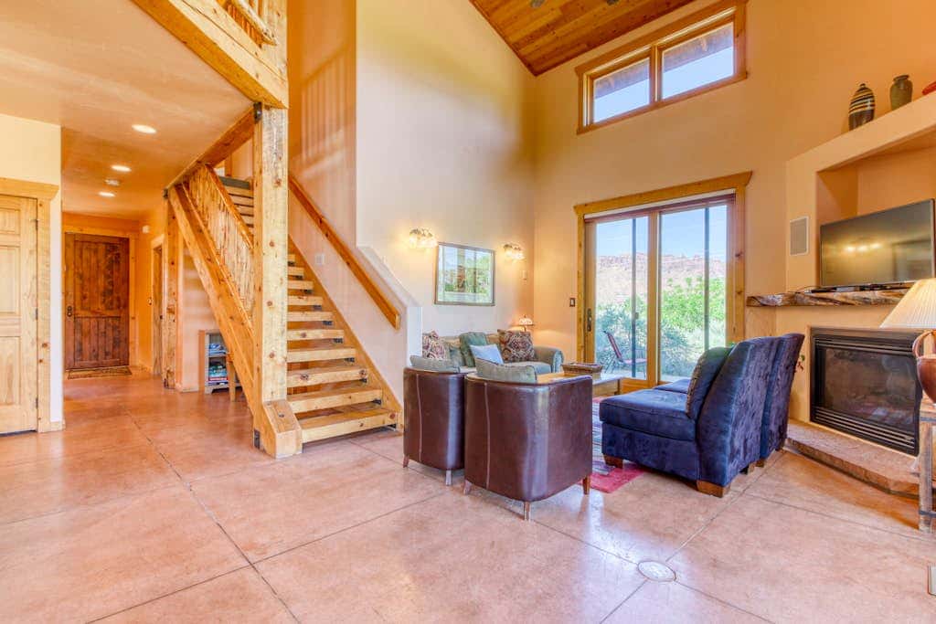 Welcoming 3BR Moab Home with WiFi and Stunning Mountain Views - Dog Friendly