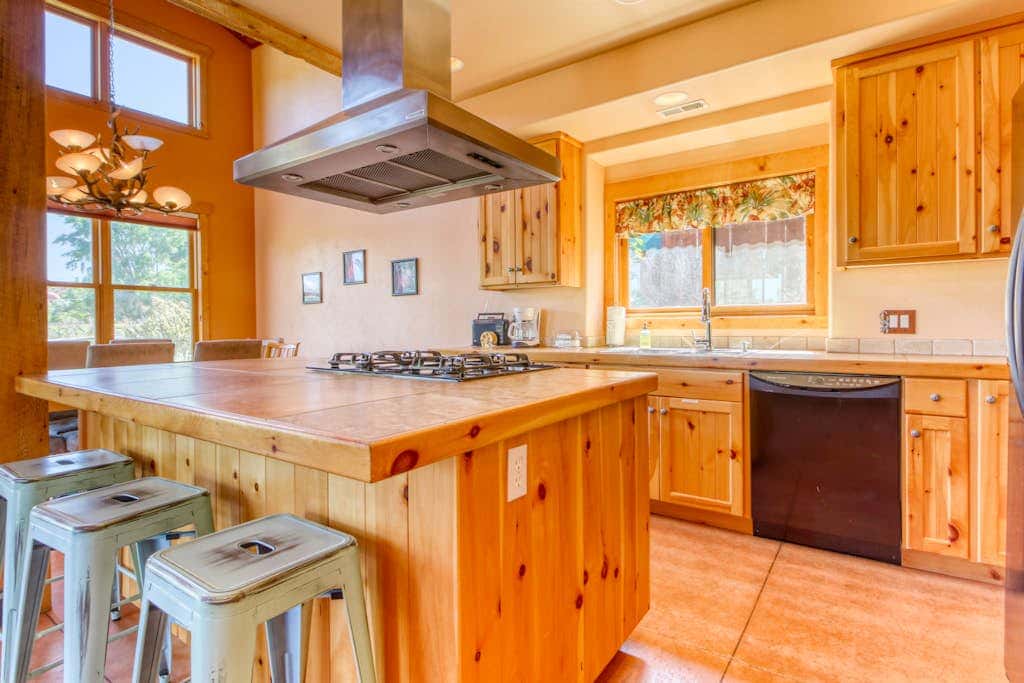 Welcoming 3BR Moab Home with WiFi and Stunning Mountain Views - Dog Friendly