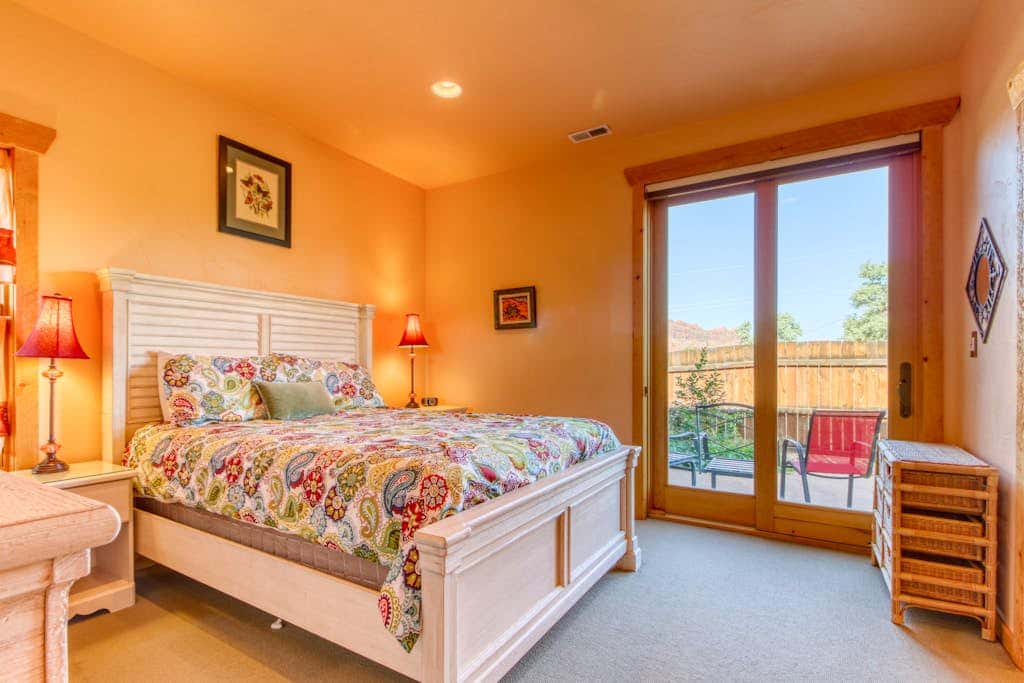 Welcoming 3BR Moab Home with WiFi and Stunning Mountain Views - Dog Friendly