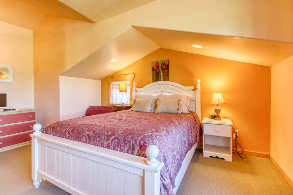 Welcoming 3BR Moab Home with WiFi and Stunning Mountain Views - Dog Friendly