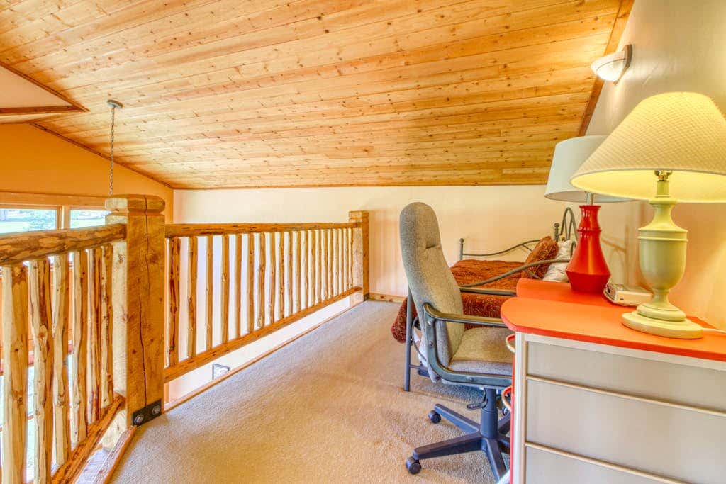 Welcoming 3BR Moab Home with WiFi and Stunning Mountain Views - Dog Friendly