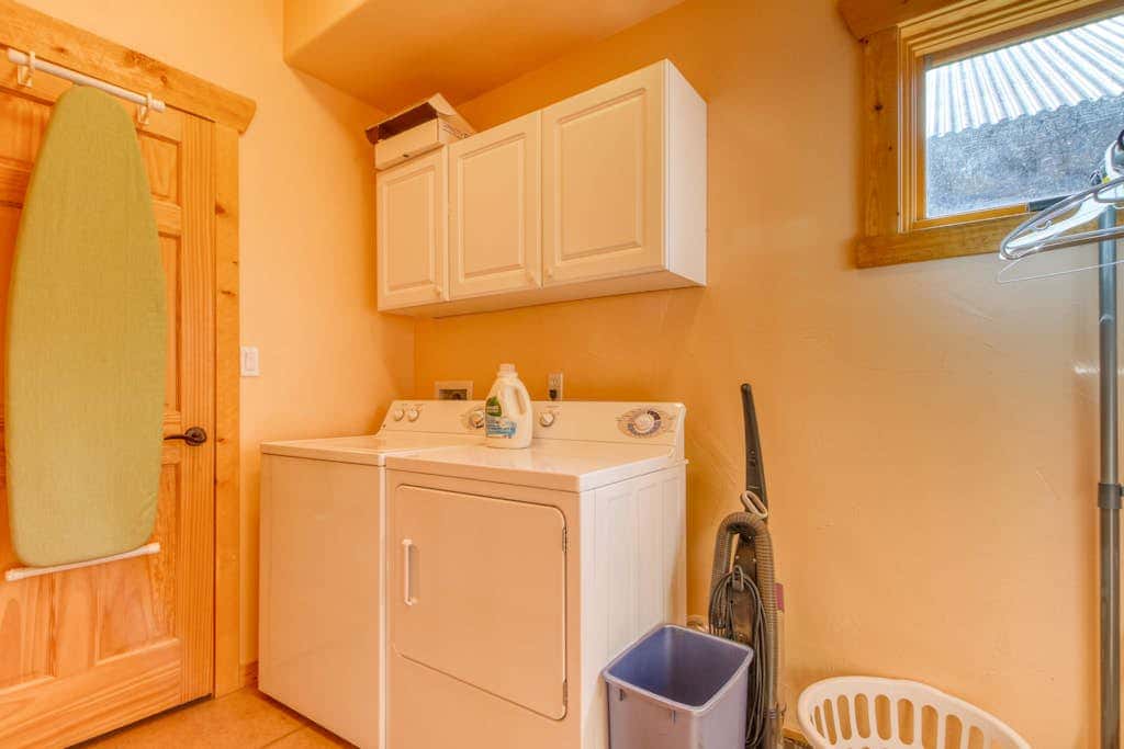 Welcoming 3BR Moab Home with WiFi and Stunning Mountain Views - Dog Friendly