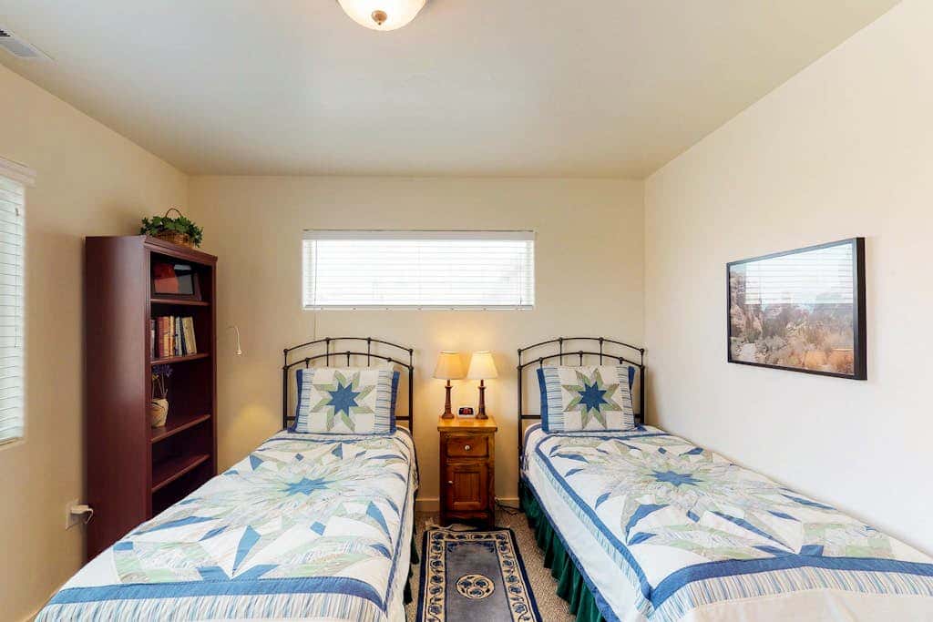 Beautiful Home with Mountain View and Shared Seasonal Pool and Hot Tub - Dog Friendly