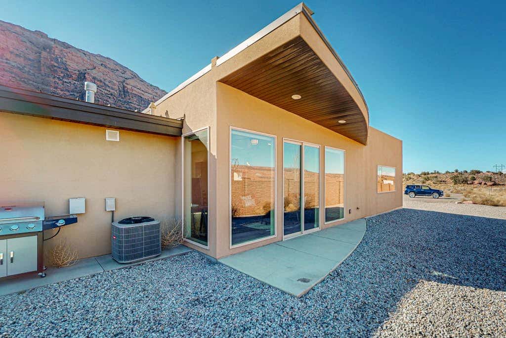 2 BR Rim View Moab Home with Mountain and Rock Views