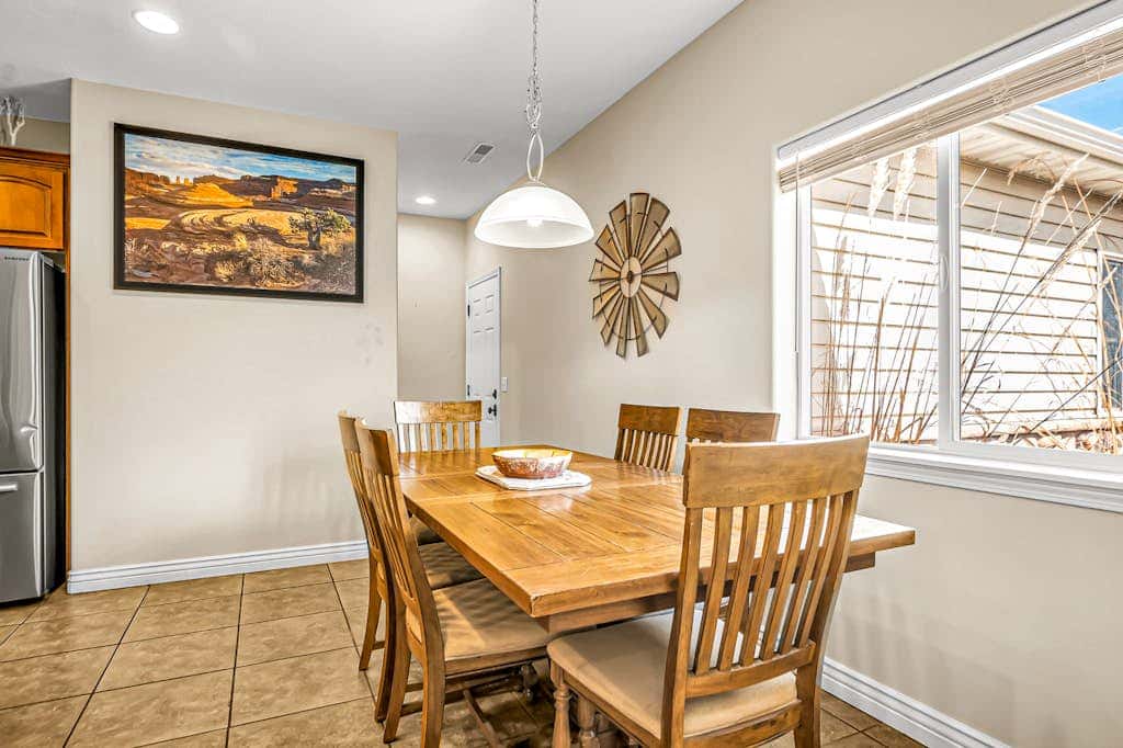 Dog Friendly Moab Mountain Escape with Provate Hot Tub, Fireplace, and Game Room