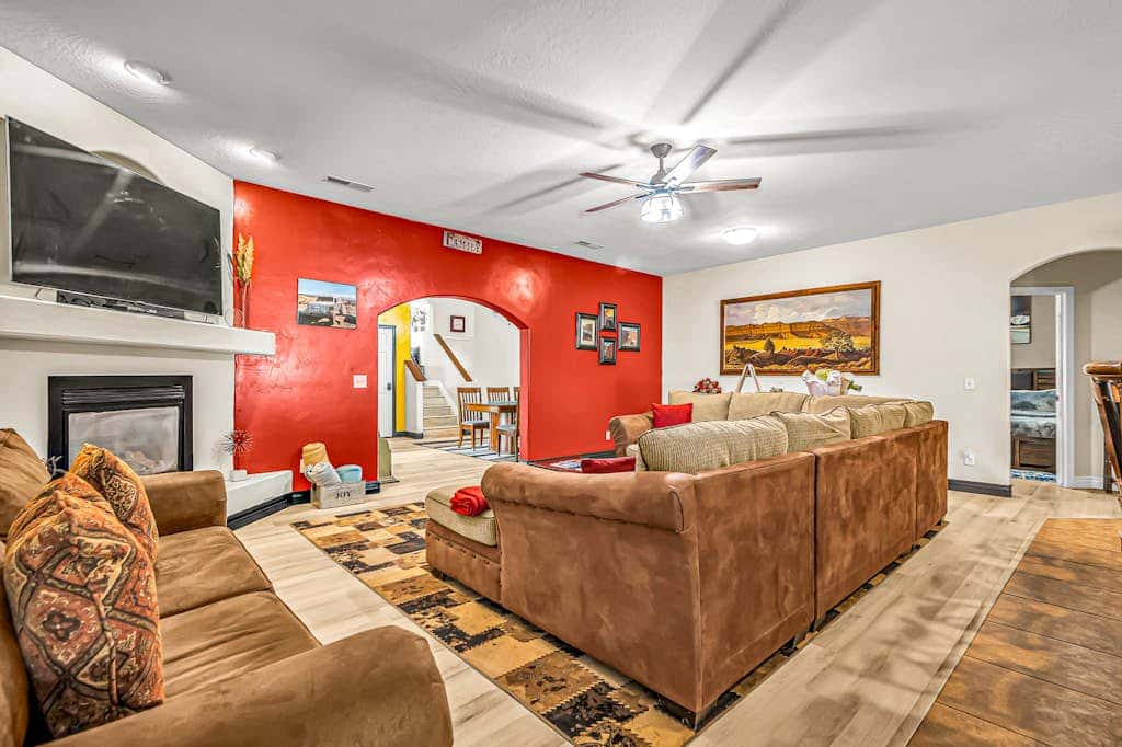 Dog Friendly Moab Mountain Escape with Provate Hot Tub, Fireplace, and Game Room