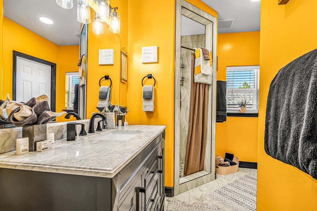 Dog Friendly Moab Mountain Escape with Provate Hot Tub, Fireplace, and Game Room