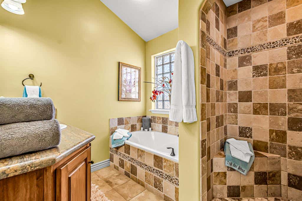 Dog Friendly Moab Mountain Escape with Provate Hot Tub, Fireplace, and Game Room